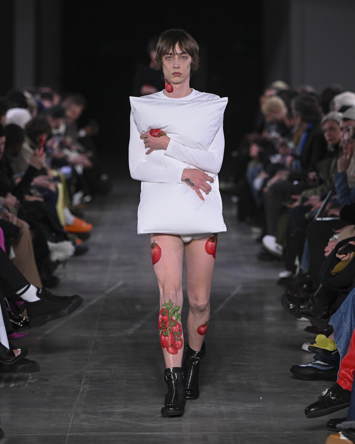 JW Anderson Spring 2024 Men's Fashion Show Review