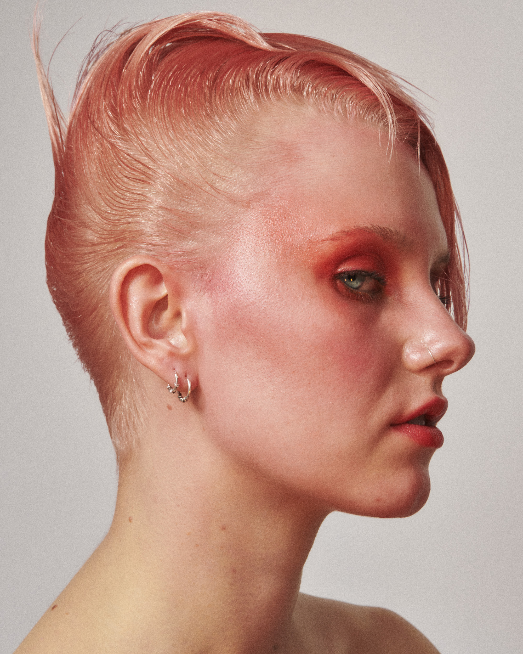 Model Lulu Bonfils Talks Eyebrow Dye And Body Lotion