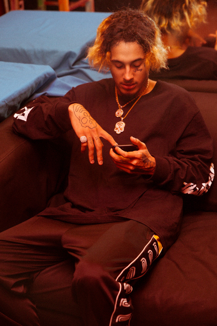 The World of wifisfuneral | Office Magazine