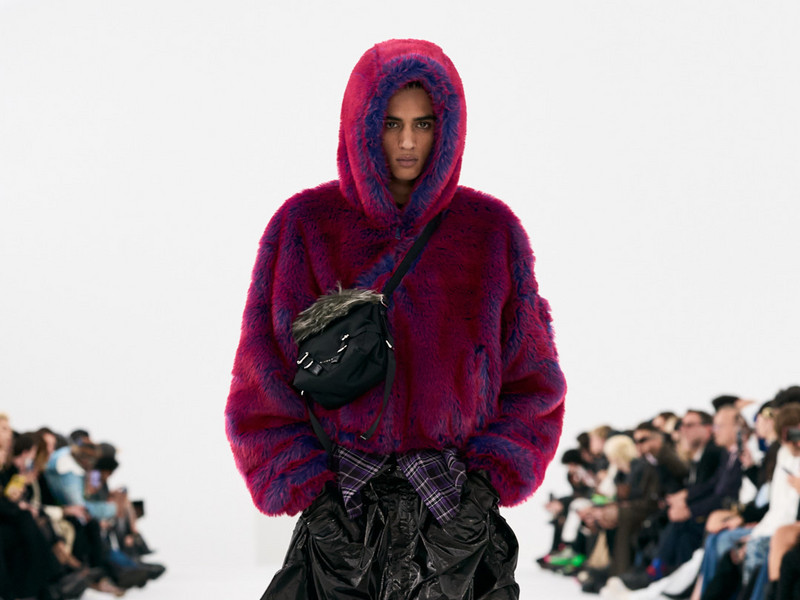 Cool Kids wear Heaven by Marc Jacobs | Office Magazine
